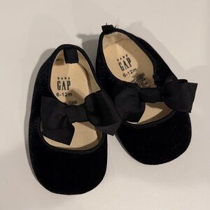 GAP Baby Velvet Shoes with Black Bow
